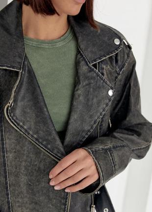 Женская укороченная куртка-косуха в винтажном стиле5 фото