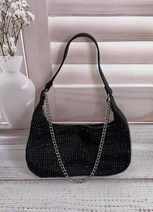 Жіноча сумка-багет у каменях із декоративним ланцюжком house колір чорний6 фото