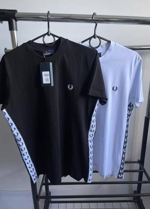 Fred perry с боковыми лампасами