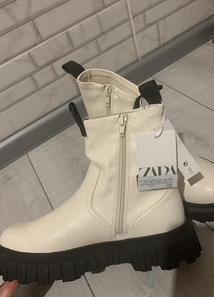 Черевики zara