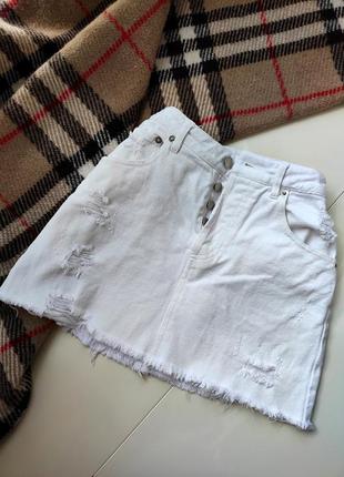 Белая джинсовая юбка в стиле zara джинсовая юбка с необработанным кроем