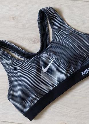 Спортивный топ nike