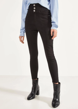 Джинсы bershka 30 черный джинс