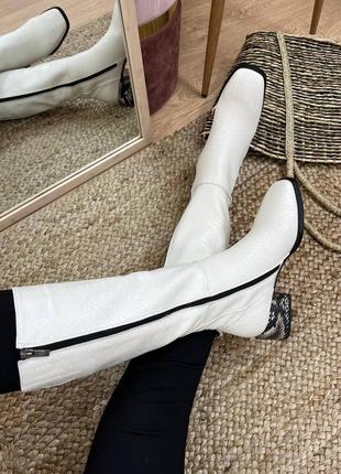 Екслюзивні чоботи з італійської шкіри та замші жіночі на низькому каблуку8 фото
