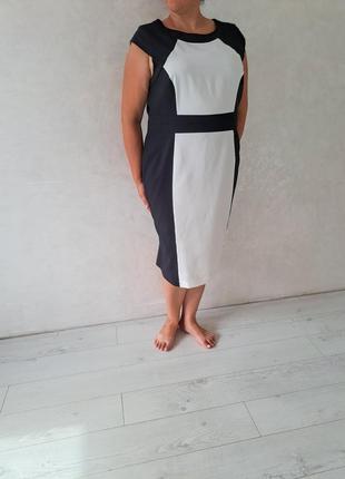 Черно-белое классическое платье 50р