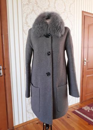 Красивенное шерстяное пальто полупальто букле