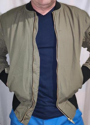 Стильна стокова оригінальна курточка бомбер хакі.h&m.c-м3 фото