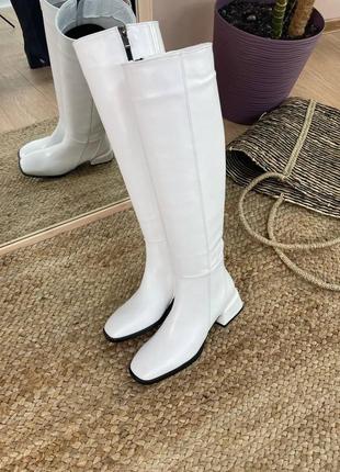 Екслюзивні чоботи з італійської шкіри та замші жіночі на низькому каблуку