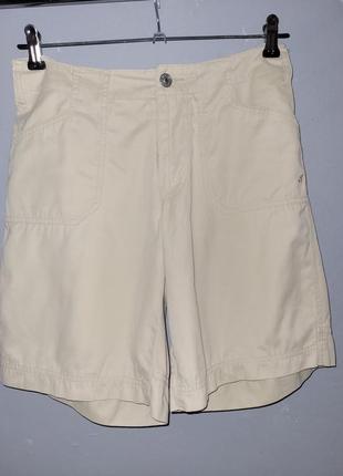 Жіночі шорти