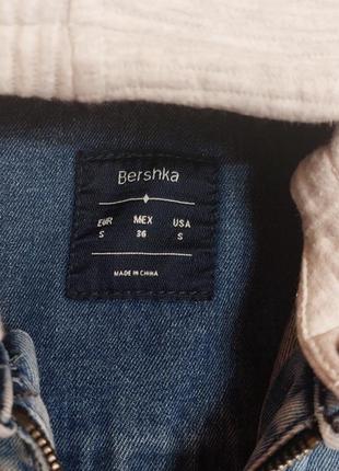 Джинсова куртка bershka2 фото