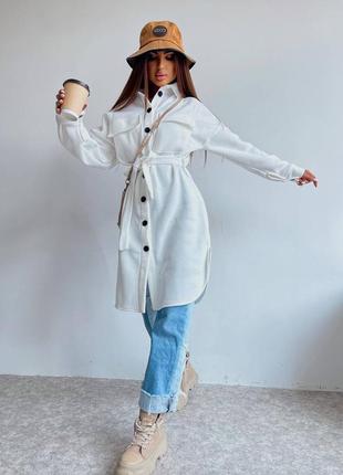 Пальто женское однотонное свободного кроя с карманами на пуговицах с поясом на флисе качественное стильное теплое малиновое молочное1 фото