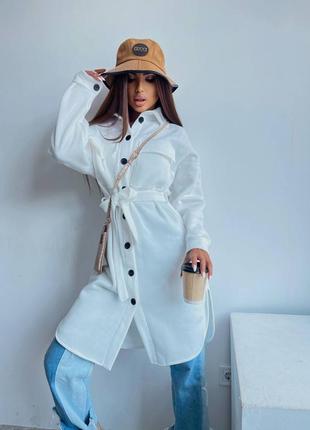 Пальто женское однотонное свободного кроя с карманами на пуговицах с поясом на флисе качественное стильное теплое малиновое молочное4 фото