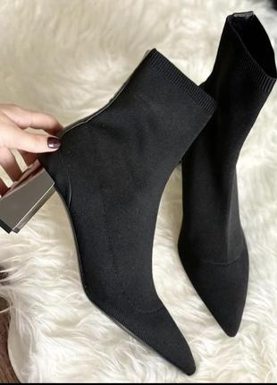 Крутые ботинки носки zara, черного цвета. новая коллекция, цена сайта 1 9994 фото