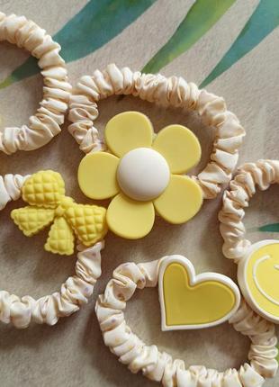 Набор резинок для волос.