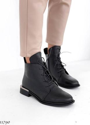Стильные демисезонные ботинки с квадратным носочком на низком квадратном каблуке натуральная кожа замша лак7 фото