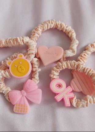 Набор резинок для волос.