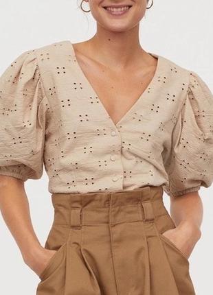 Стильная хлопковая бежевая блуза с перфорацией от h&m