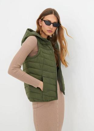 Жилетка хаки с капюшоном xxs xs оливковая зеленая детская женская классическая стильная куртка 2023