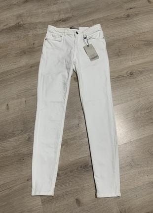 Джинси білі zara skinny