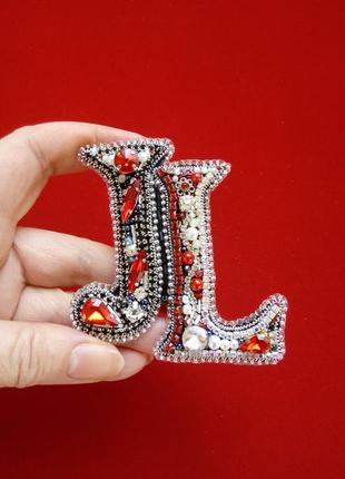Ексклюзивна, тематична брошка буква "jl" для оригінальних модниць