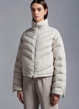 Пуховик moncler