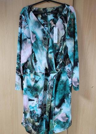 Платье на запах.