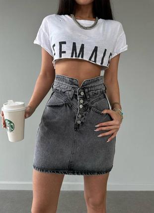 Женская короткая мини джинсовая темно-серая юбка лето тренд 2023