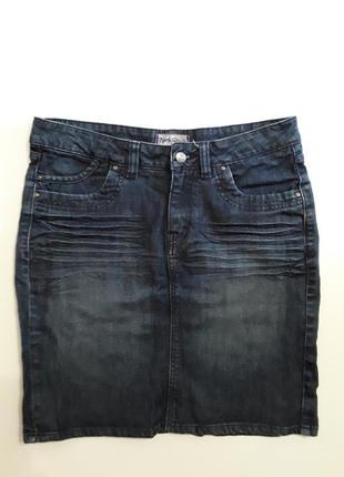 Фірмова джинсова спідниця