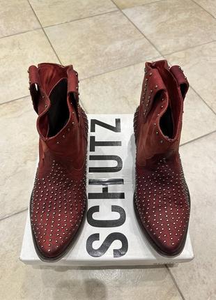 Козаки женские schutz