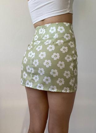 Облегающая юбка в цветочек4 фото