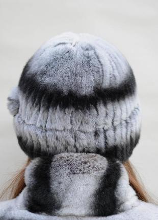 Женская зимняя меховая шапка из кролика шарик отворот6 фото
