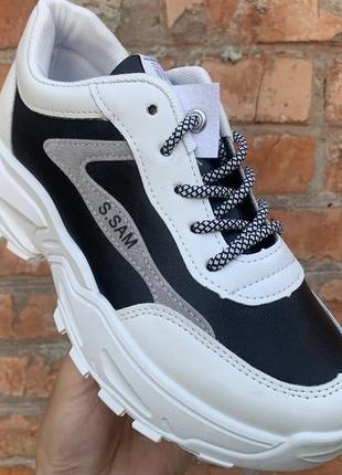 Стильные женские кроссовки на высокой подошве весна/осень