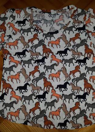 Футболка в "лошадки" от  h&m! p.-42/44
