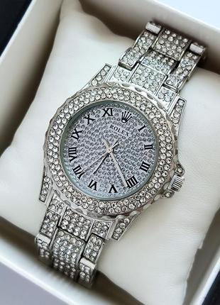 Стильний жіночий наручний годинник на сталевому браслеті, весь в камінцях, сріблясті1 фото