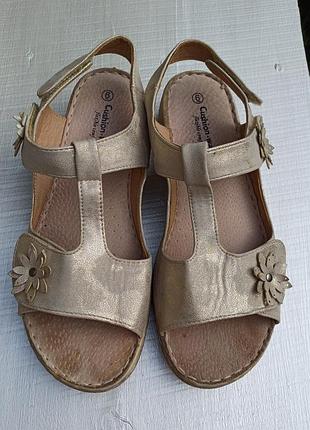 Босоножки женские
