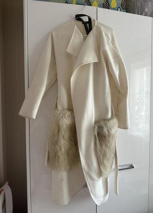 Пальто с натуральным мехом2 фото