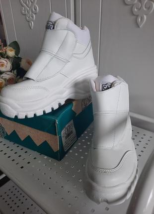 Демисезонные женские подростковые ботинки кроссовки сникерсы молодежные стильные белые экокожа 33-34 размер4 фото