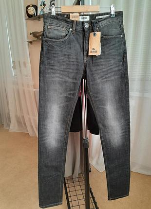 Джинсы новые