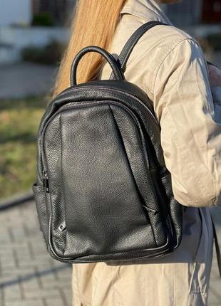 Італійський рюкзак шкіряний жіночий місткий стильний світло-бежевий2 фото