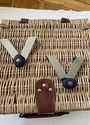 Металеві гачки на двері