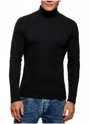 Мужской свитер с длинным горлом