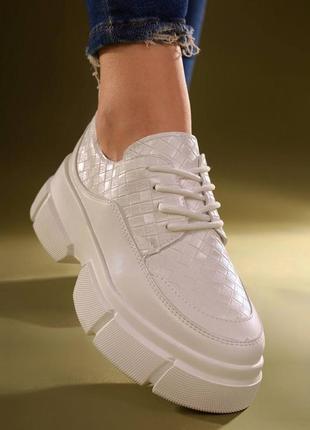 Туфлі кросівки лофери