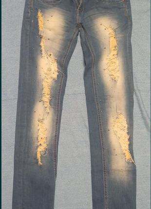 Різні джинси