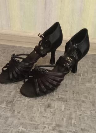 Чёрные женские туфли для бальных танцев2 фото