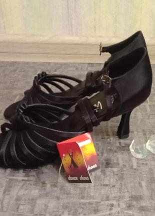 Чёрные женские туфли для бальных танцев3 фото