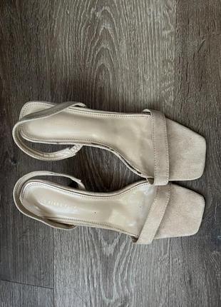 Босоніжки стильні легки