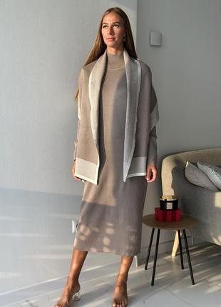 Трикотажное платье с накидкой размер s/m