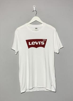 Белоснежная футболка levi’s