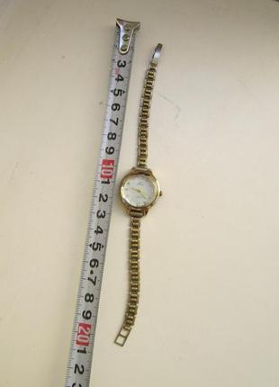 Годинник жіночий наручний "n" із камінчиками. робочі кварц2 фото