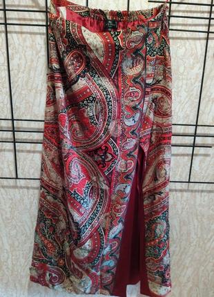 Очень красивая ( midi) юбка, etro milano. оригинал! основной цвет красный. состав шерсти + шелк.